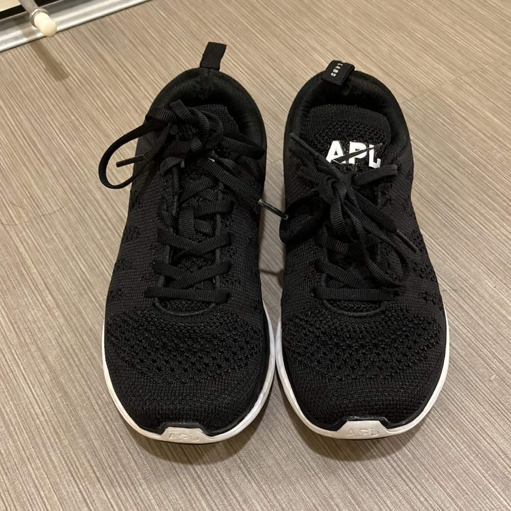 APL TechLoom Pro Knit Running Shoe black color size 7